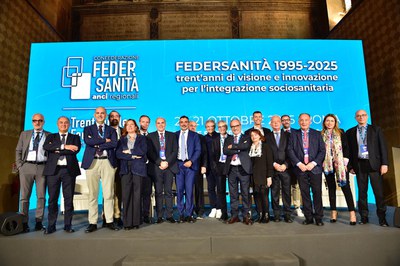 30 SALA CON GRUPPONE FINALE.jpeg